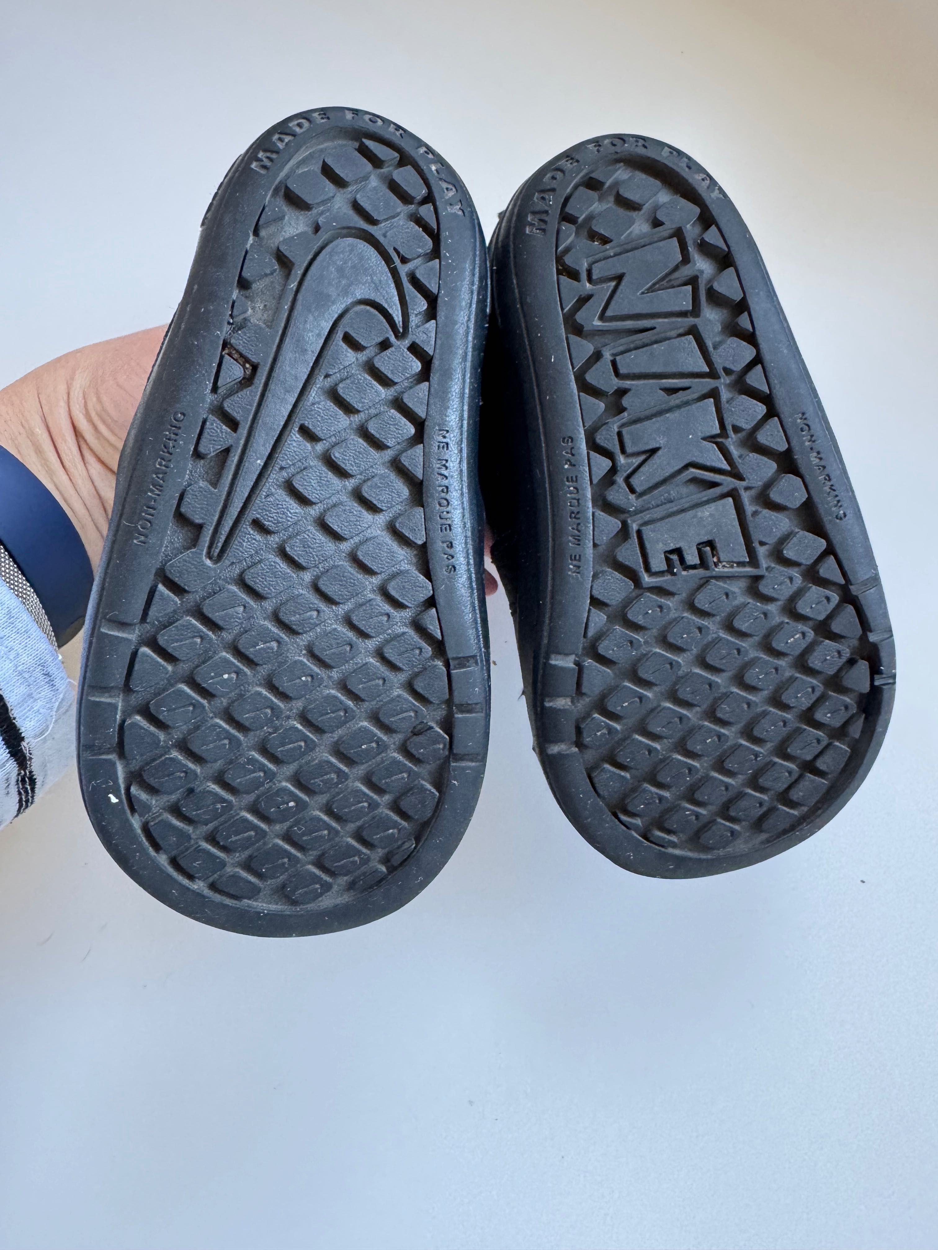 Adidasy niemowlęce Nike r.20