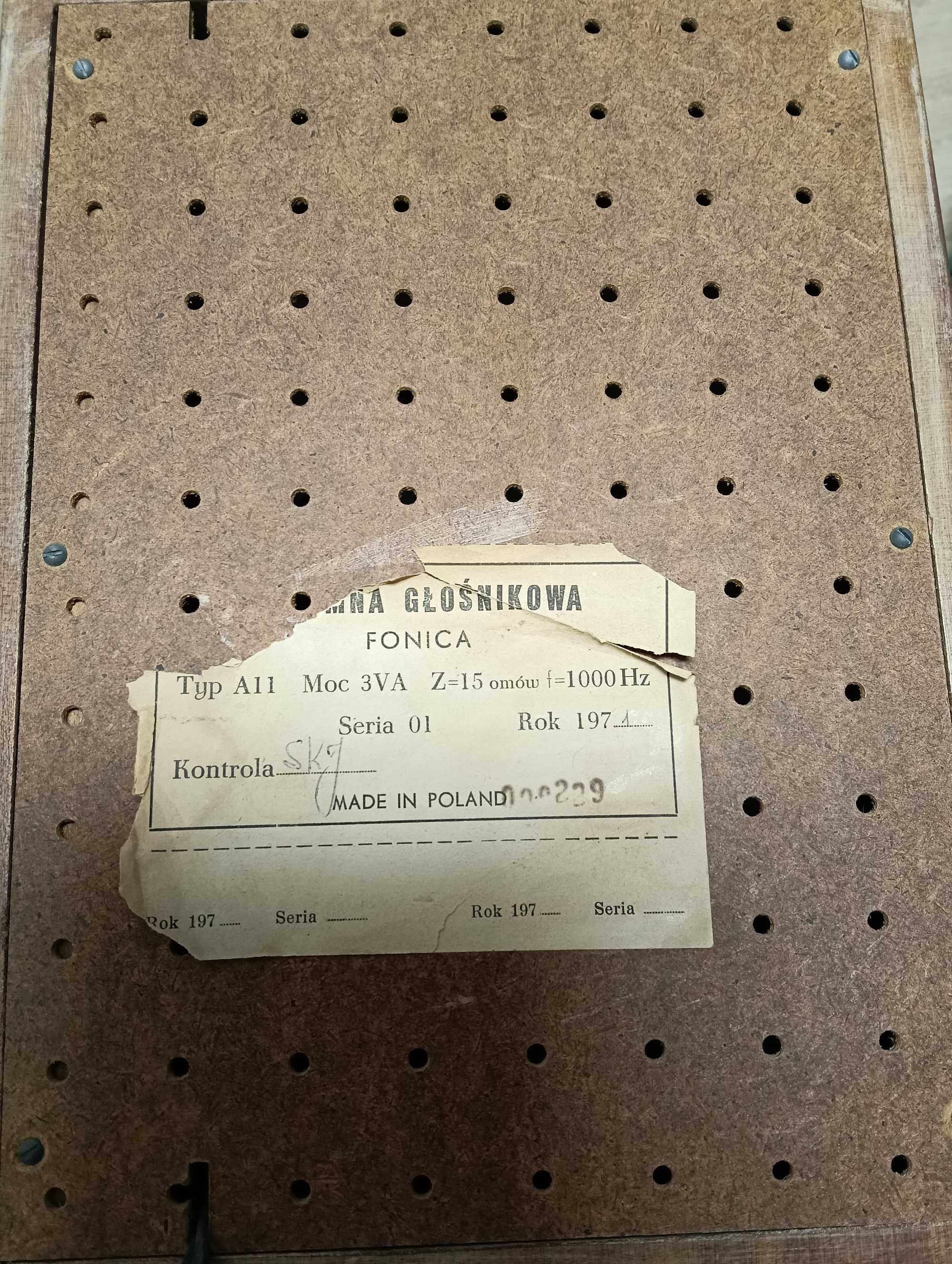 Gramofon ze wzmacniaczem WG-460 z kolumną A11