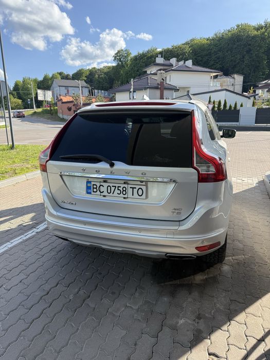 Volvo XC60 2016 2.0 бензин