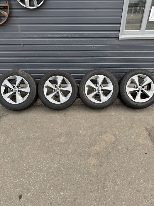 Диски Nissan R17 5x114.3 7j ET40 ЦО66.1 оригінал