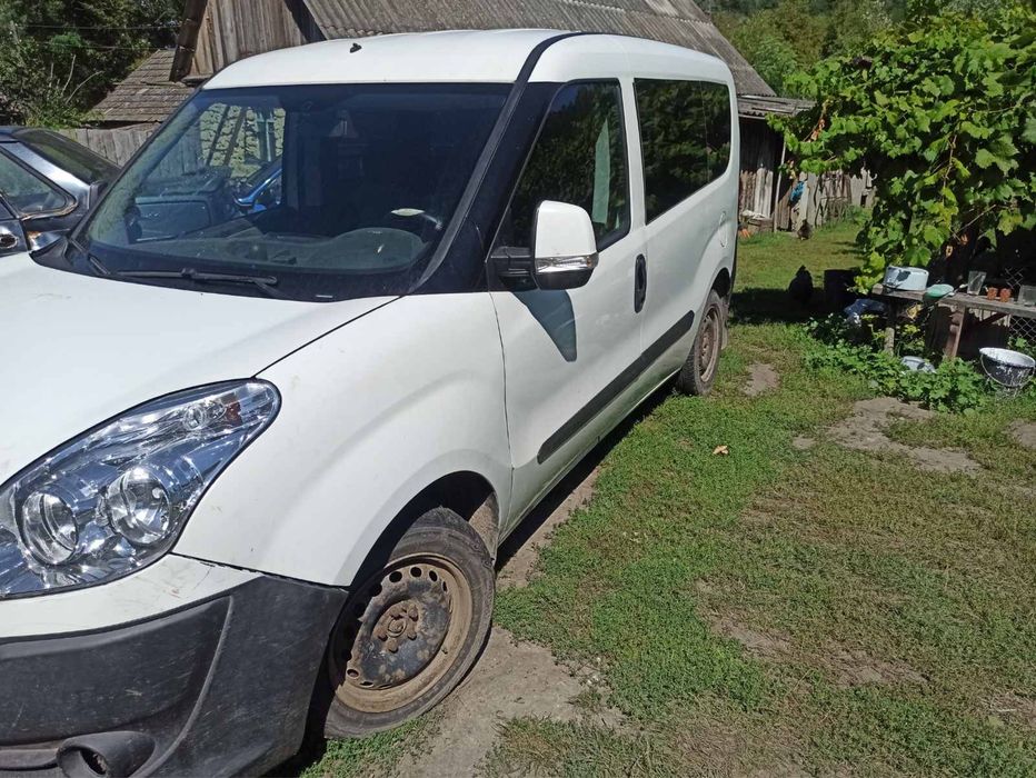 Продам Fiat Doblo 2012 год