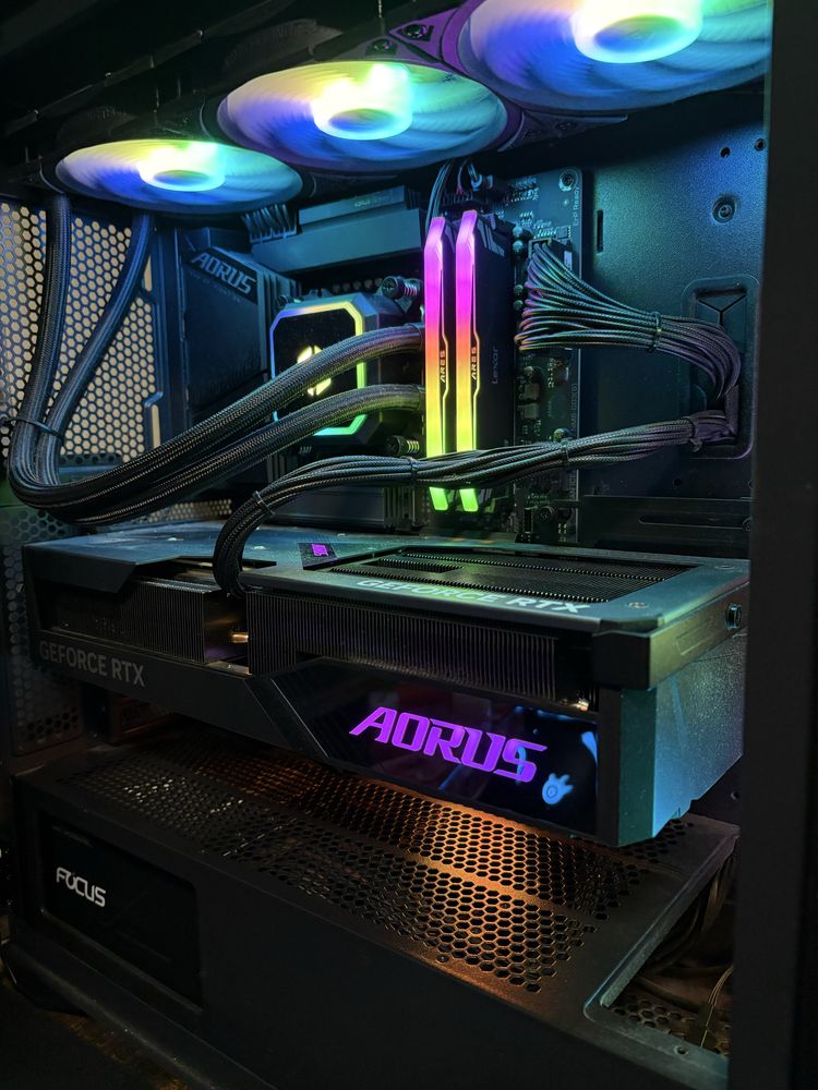 Komputer gamingowy Aorus i7-14700KF RTX 4070Ti 32 GB DDR5 1TB