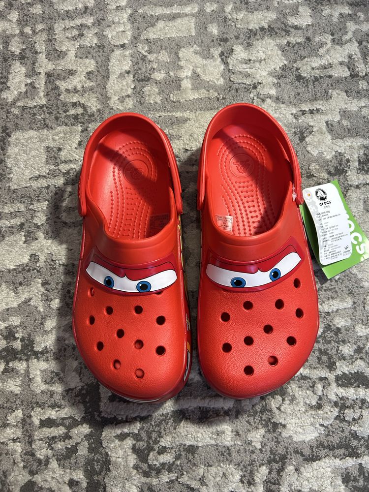 Червоні Crocs McQueen
