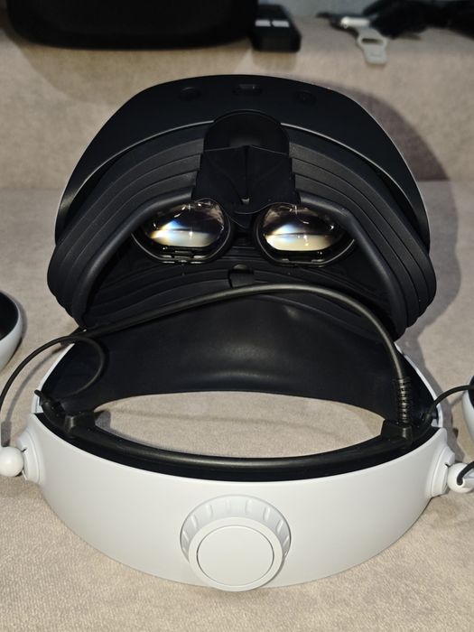 PlayStation PSVR2 + Mala de Transporte + Lentes de Proteção