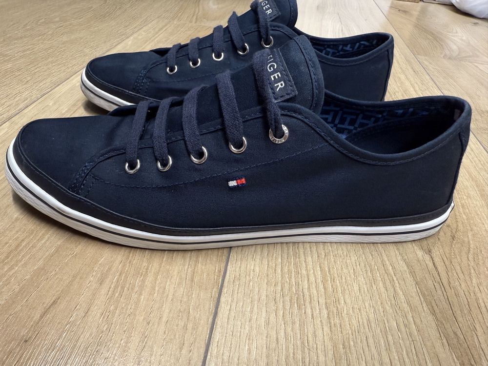 Trampki Tommy Hilfiger Iconic Kesha 39 granat