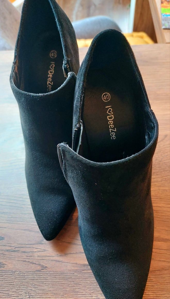 Botki na szpilce DeeZee, r. 40, jak nowe!