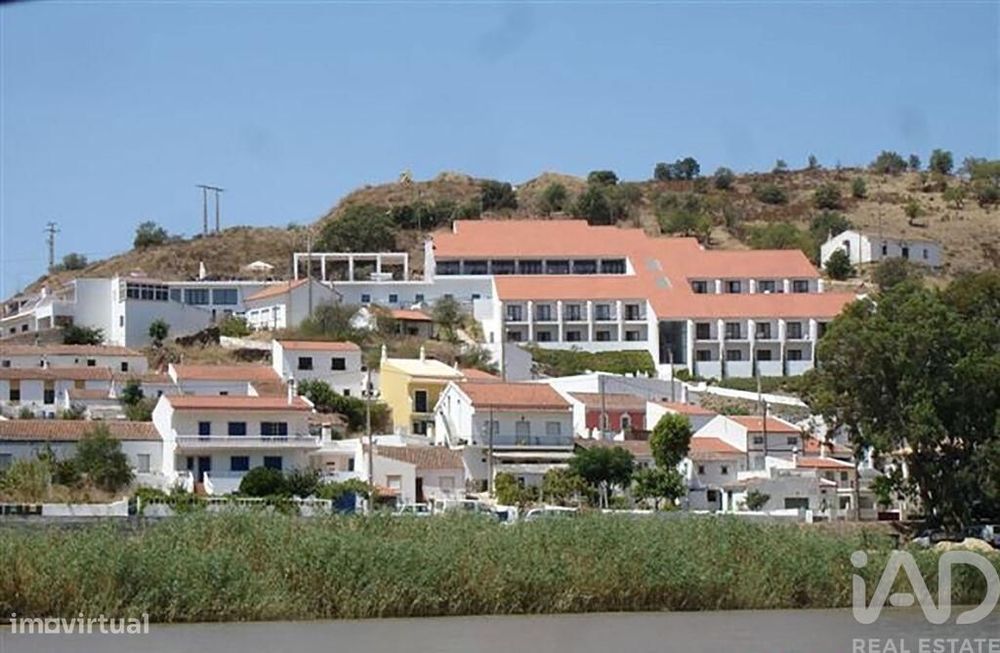 Hotel 3* T26 em Alcoutim e Pereiro de 4075,00 m2
