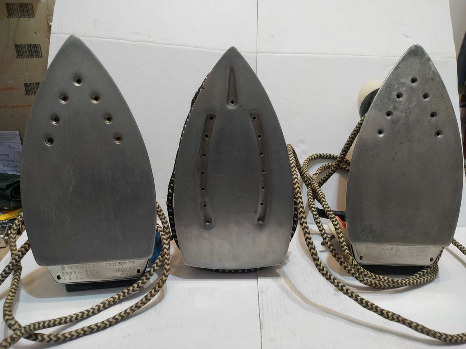 продам утюг советский.