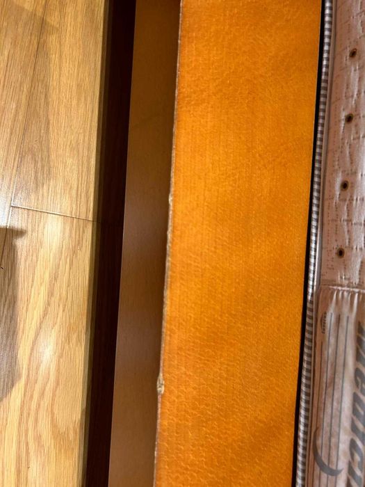 Cama de Casal, com estrado e colchão + mesas de cabeceira