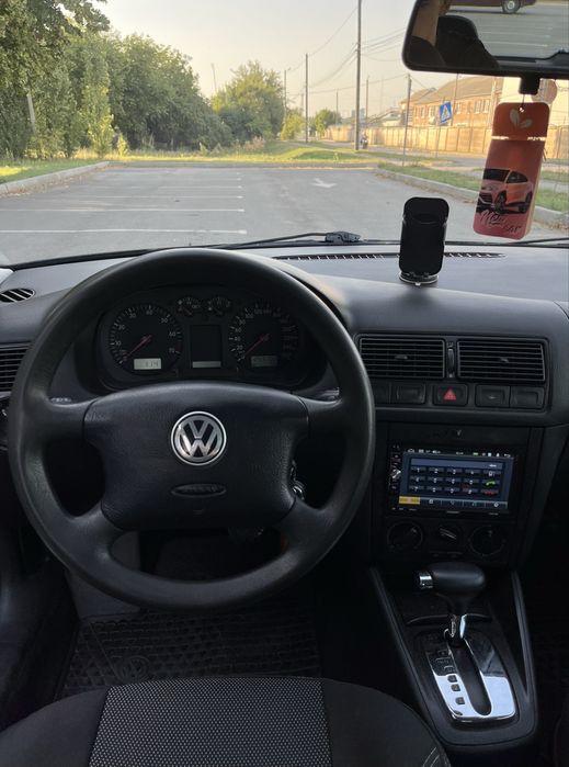 Volkswagen Golf 4 2000 автомат Синього Кольору