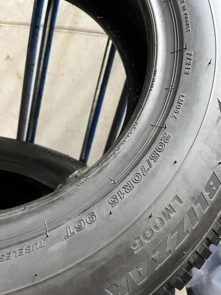 205/70/15 R15 Bridgestone Blizzak LM005 2шт нові зима