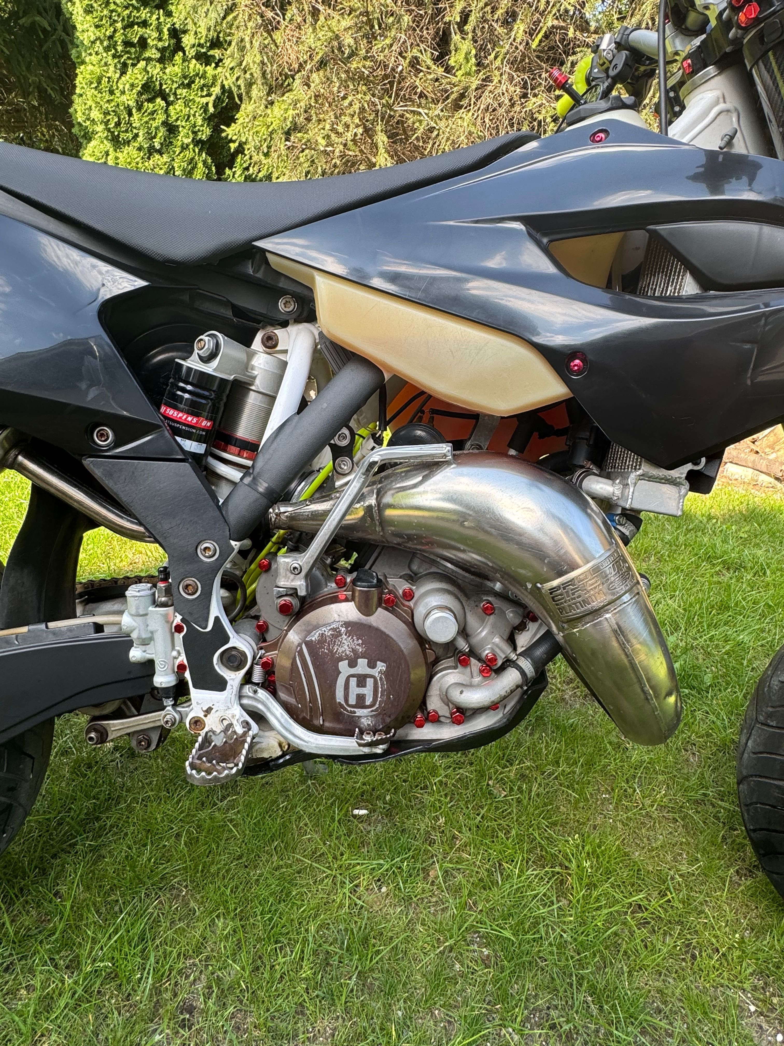 Husqvarna te 125 ( zarejestrowana na a1, można jeździć na prawko B)