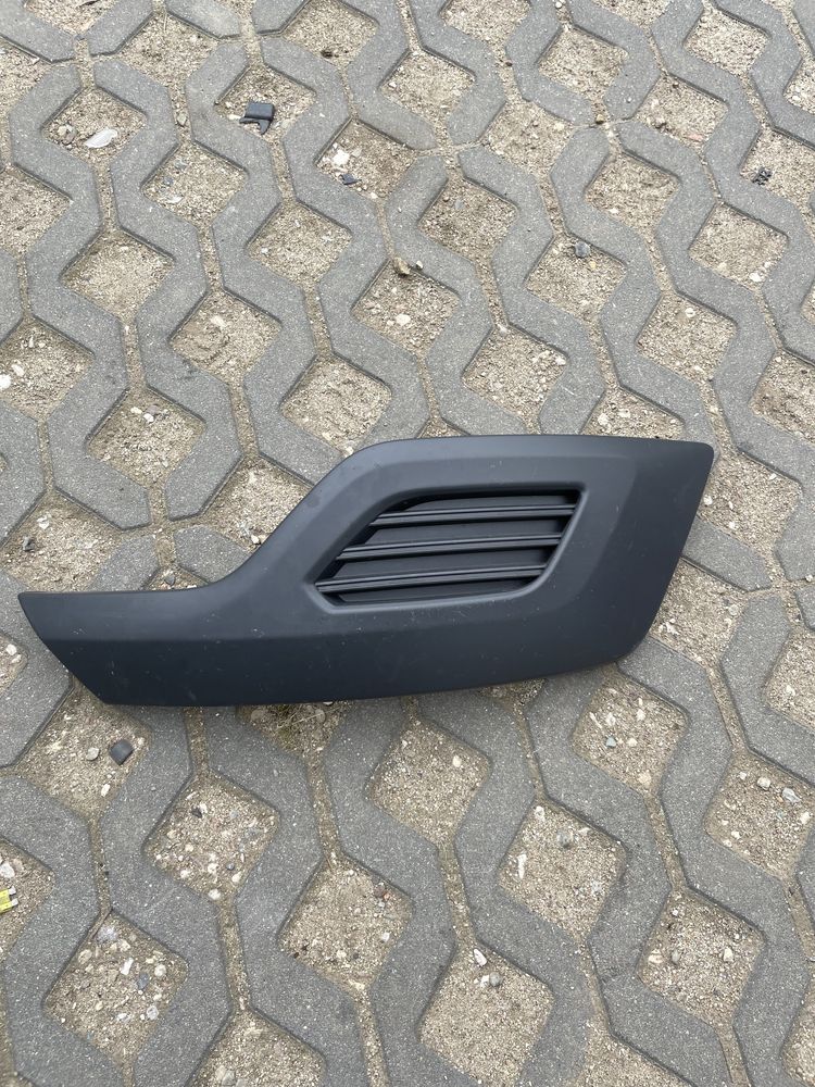Transit Custom kratka zderzaka lewy przód 2017