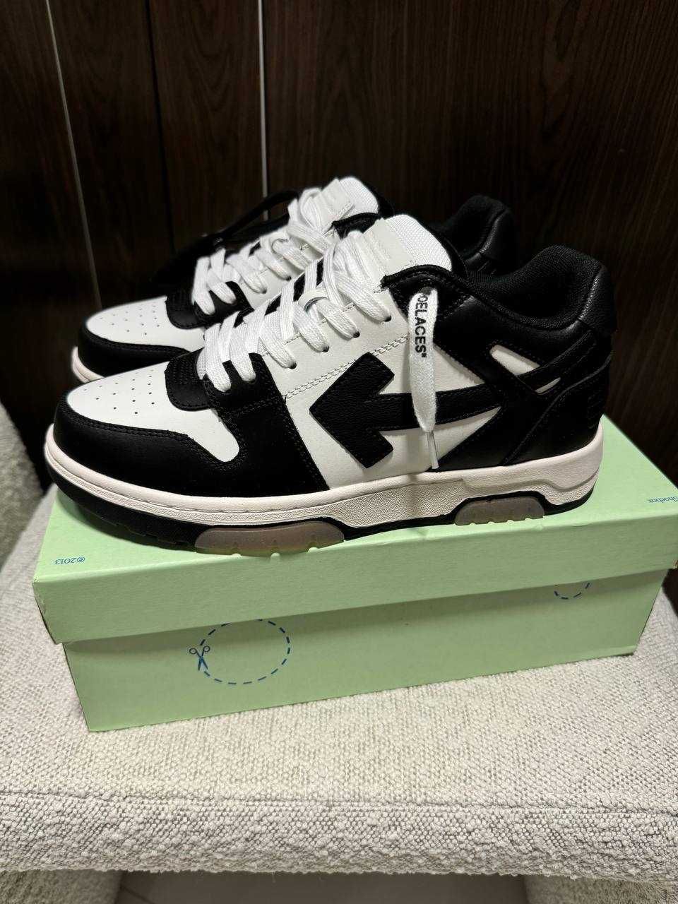 Кеди Off-White Out of Office Black White / кеди Офф-Вайт чорно-білі