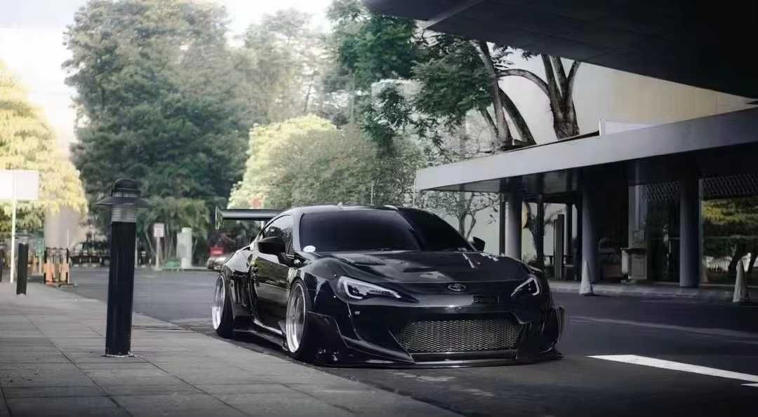 Body kit zderzaki Toyota GT86 Subaru BRZ FT86 nowe