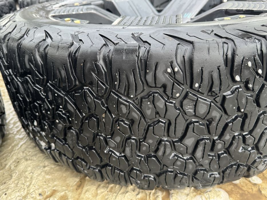 Диски 6/139.7 r20 з шинами у зборі