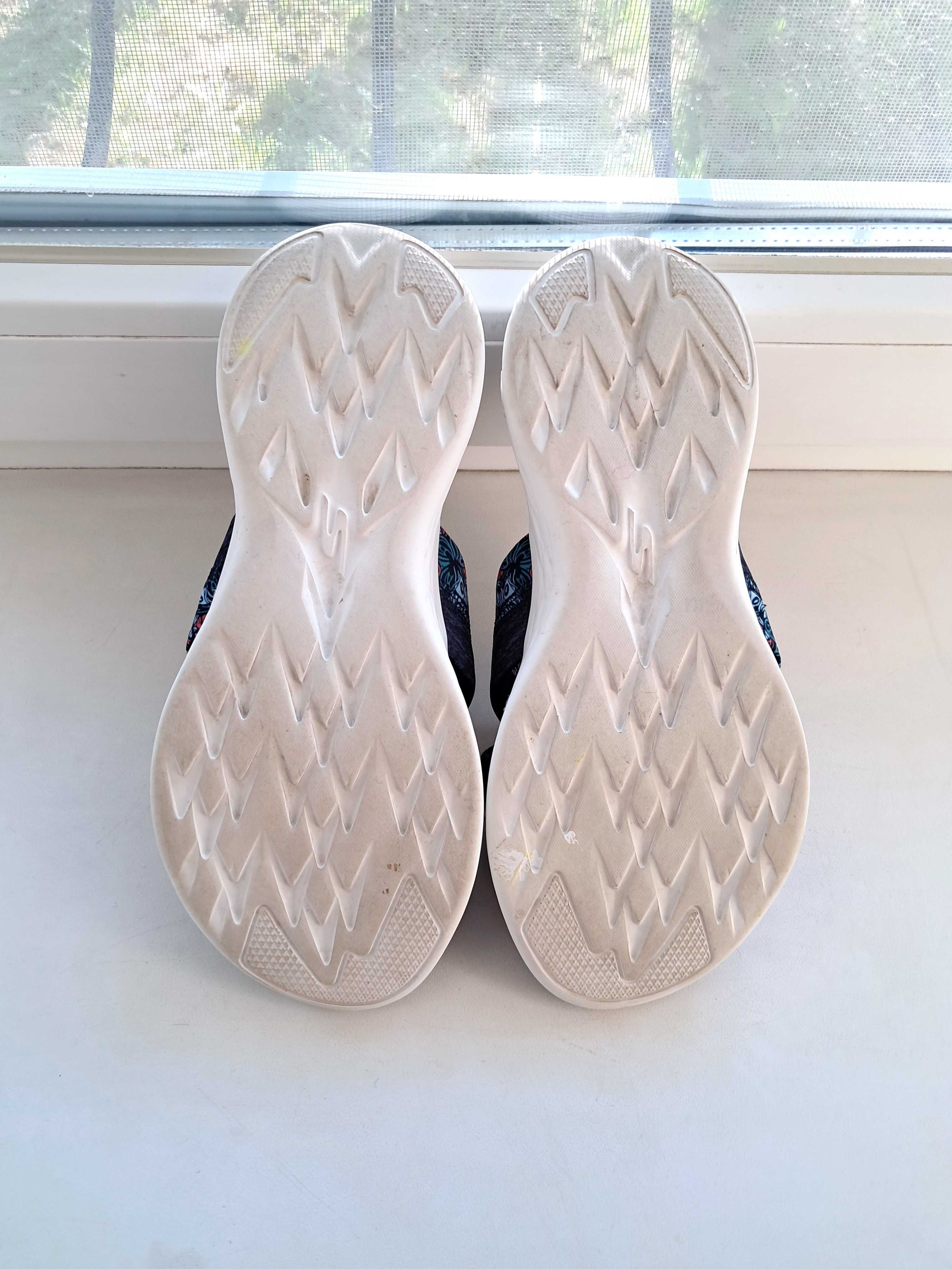 Шльопанці Skechers розмір 36