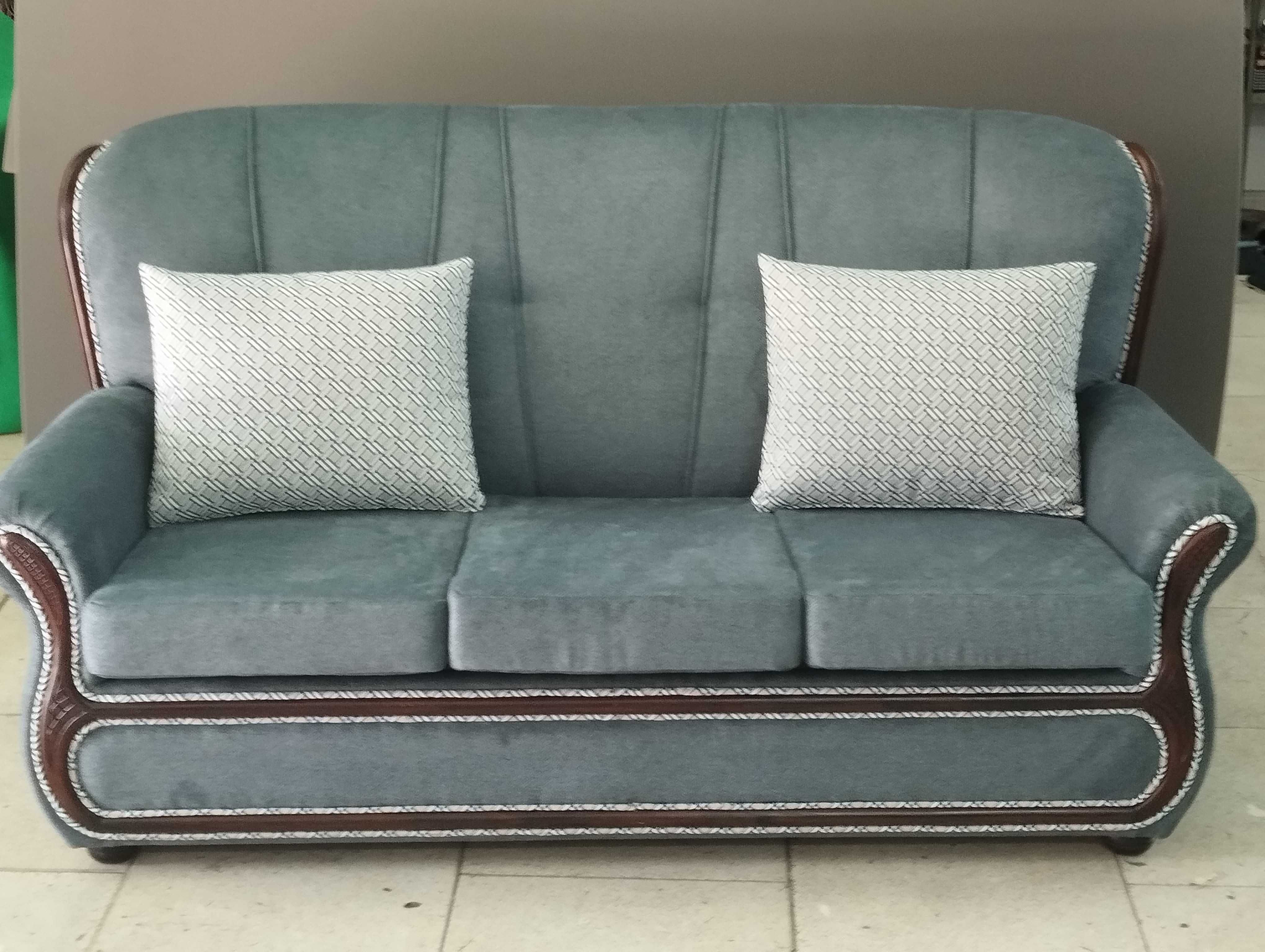 Vendo sofá cama novo.