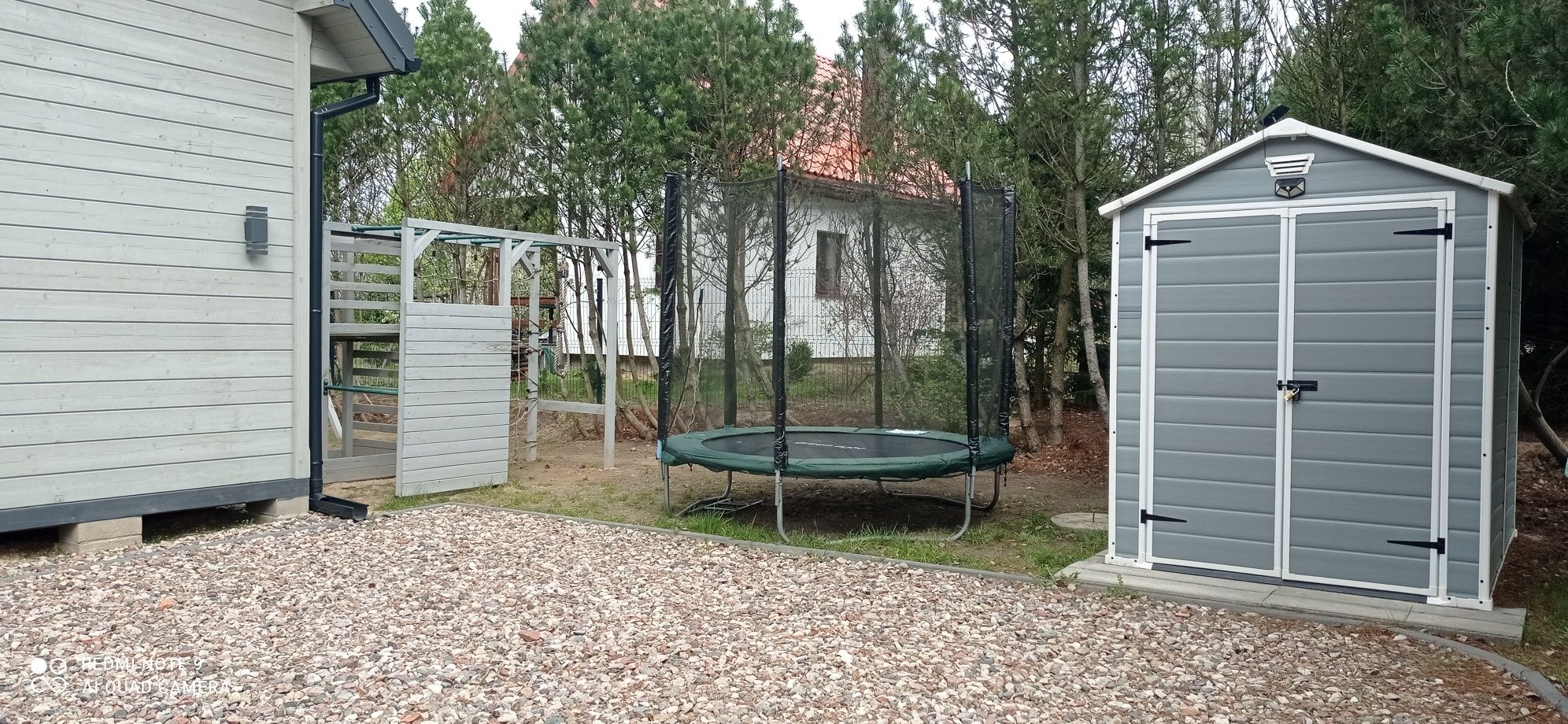 Chatka Leo domek nad jeziorem z balią do wynajęcia