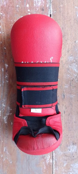 Napięstniki do karate WKF Tokaido ochraniacze rękawice