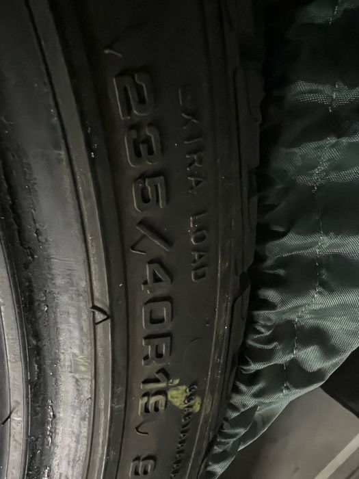 Goodyear ultragrip ice 2+ 235/40 R19 tesla