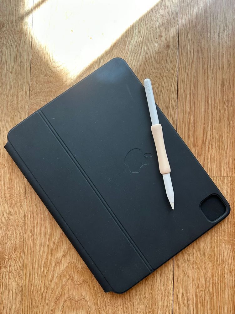 Caneta Apple Pencil + Capa Teclado Original para iPad Air