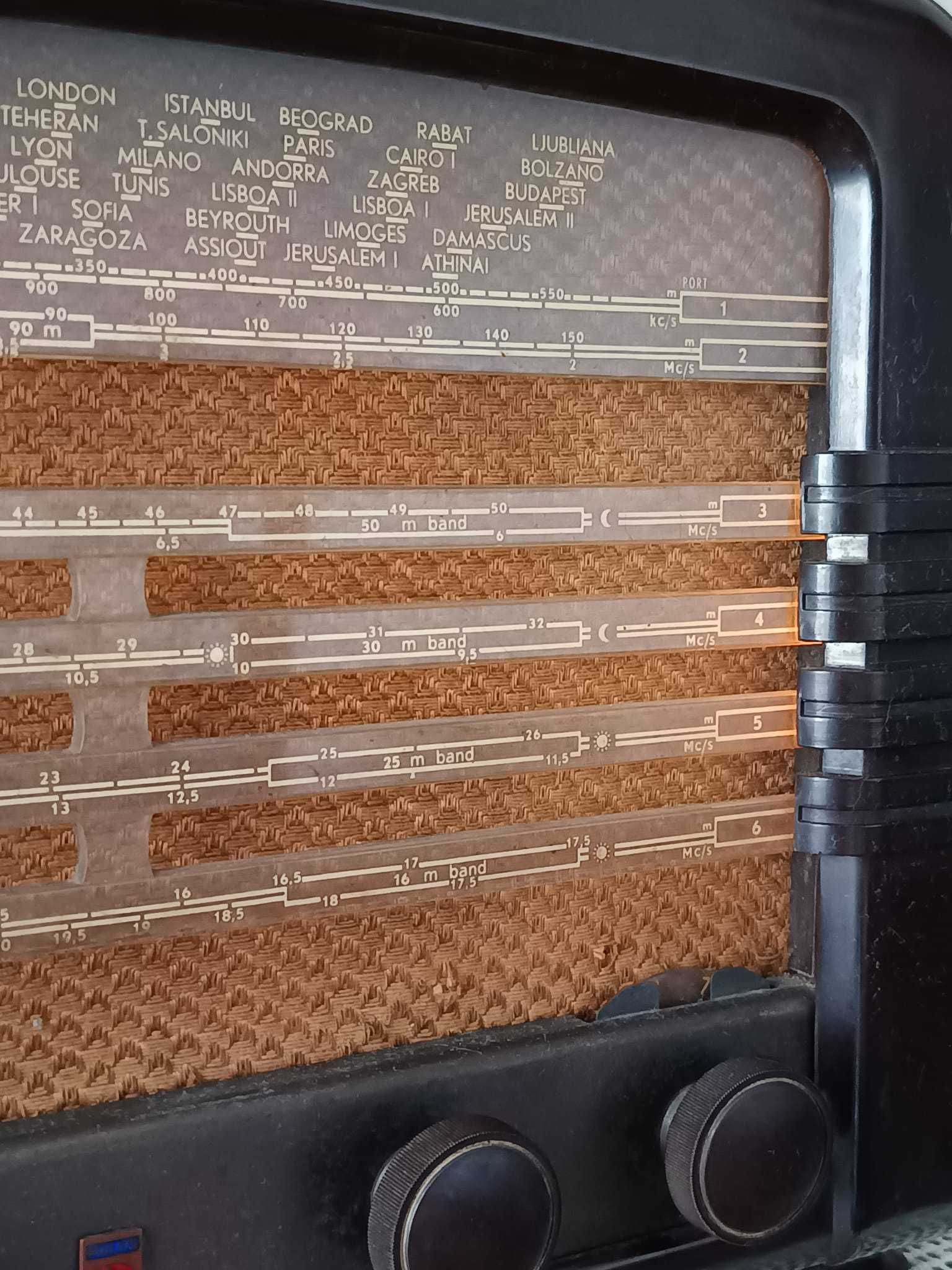 Rádio antigo Philips BX480A