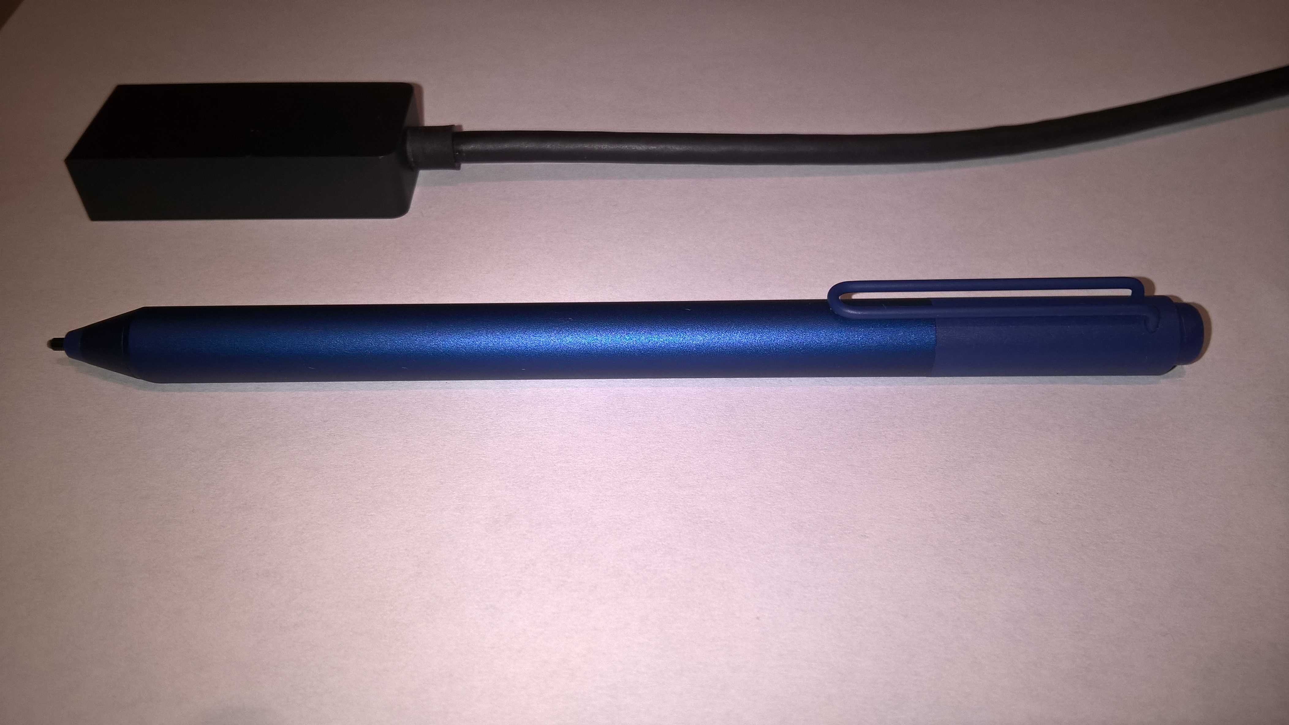 Oryginalny Adapter Mini DisplayPort — HDMI wprost od Microsoftu.