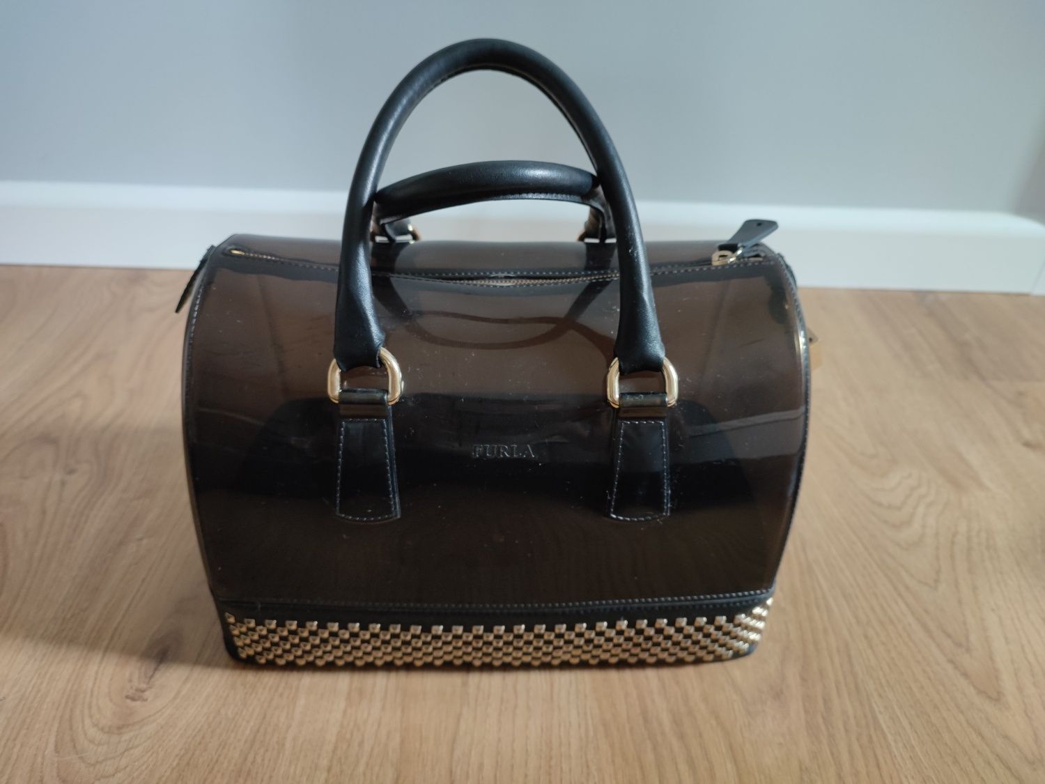 Sprzedam czarną torebkę Furla Candy