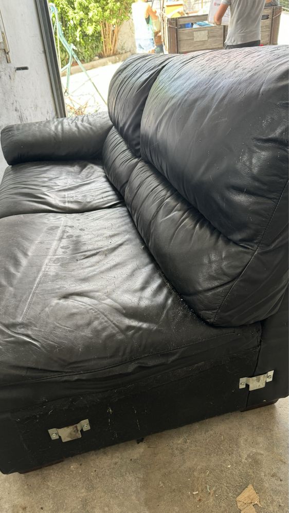 Sofa com chaise longue em pele para recuperar