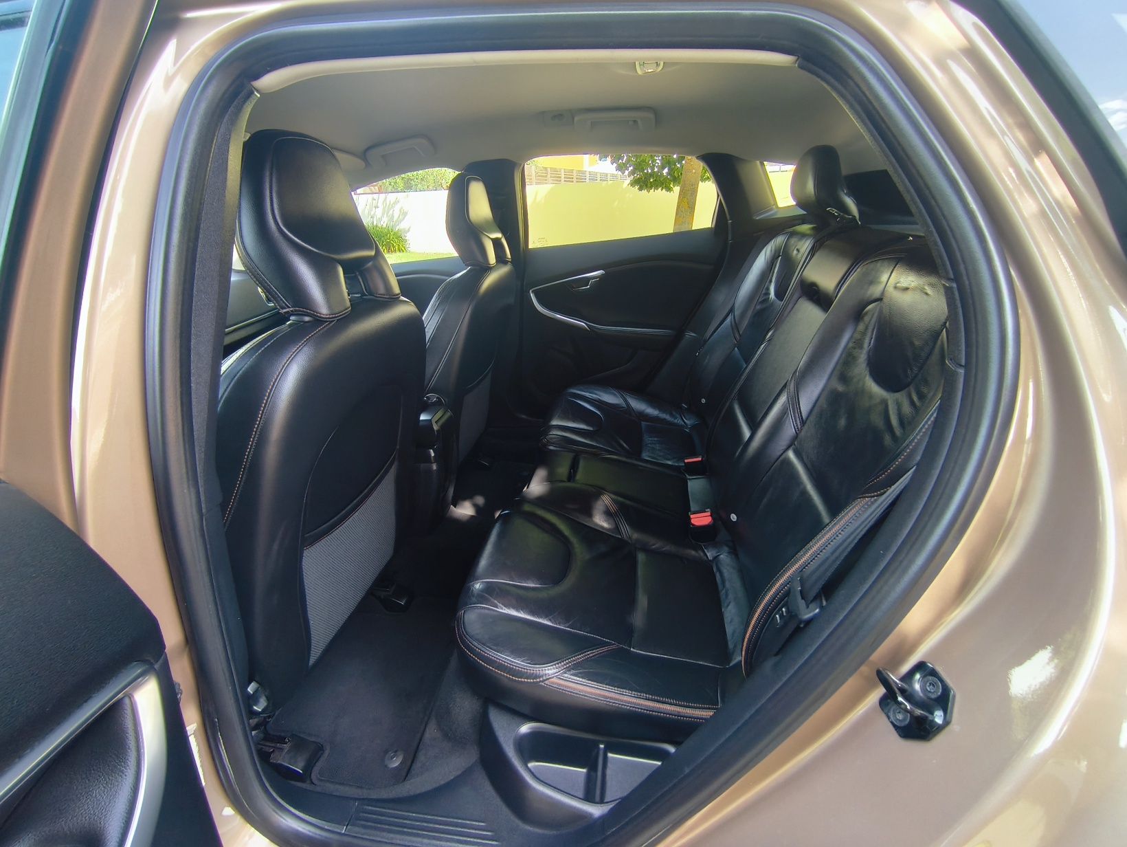 Volvo v40 Cross country