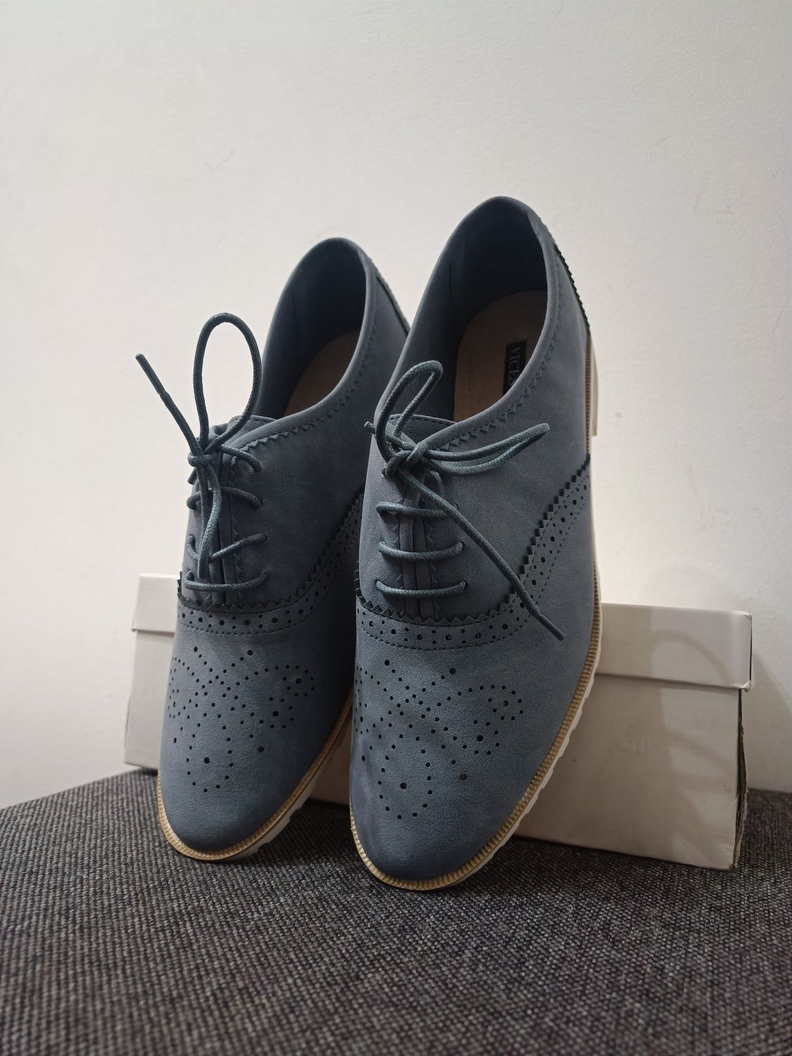 Piękne buty jezzówki niebieskie rozmiar 41