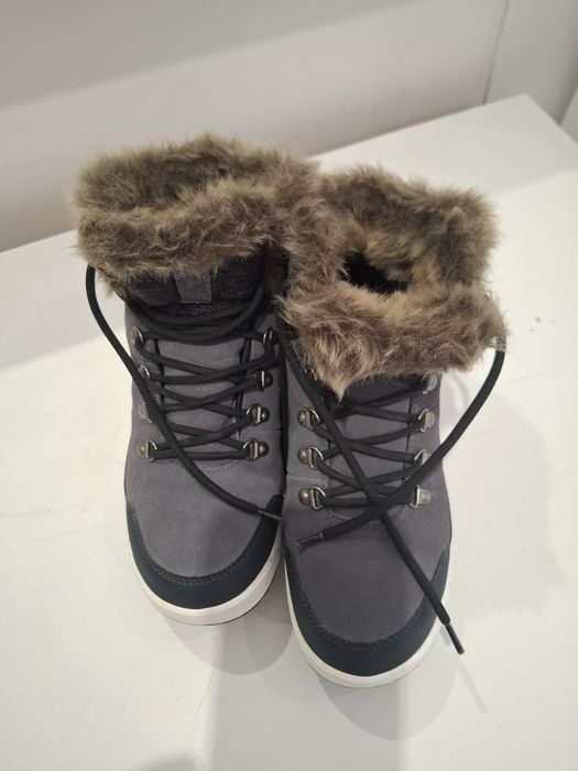 Bota marca Quechua