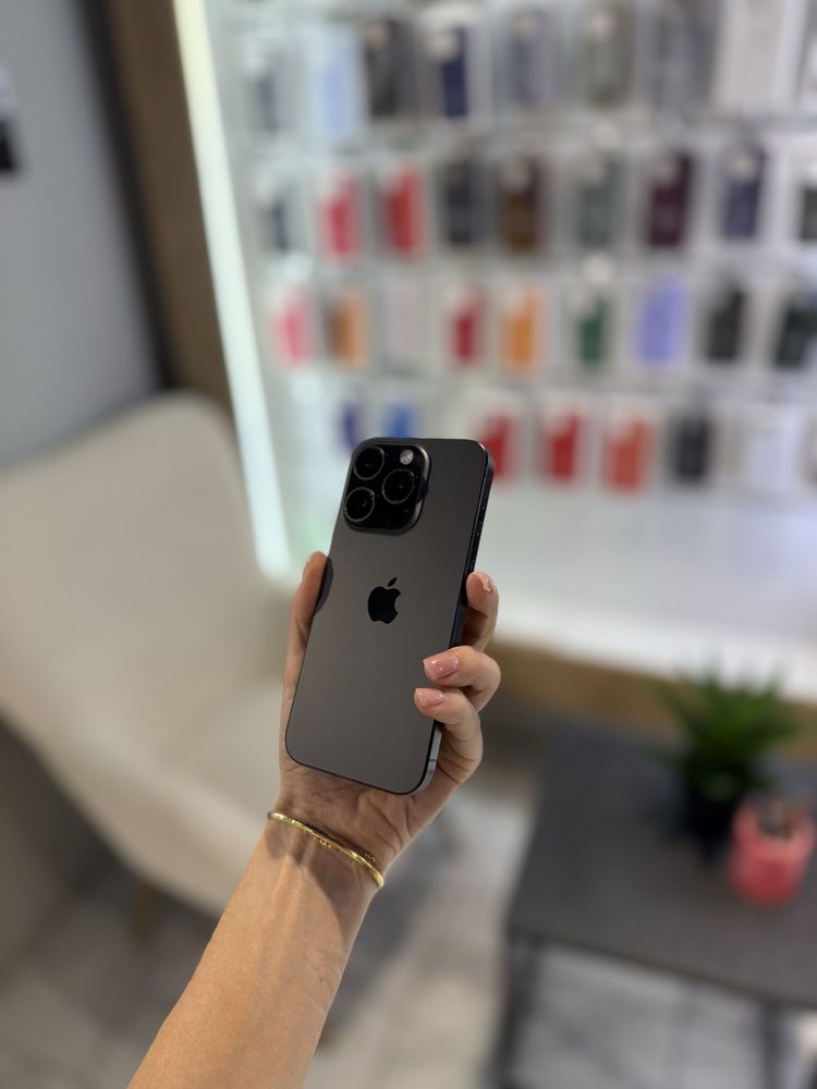 Used iPhone 15 pro 256Gb. (Black)