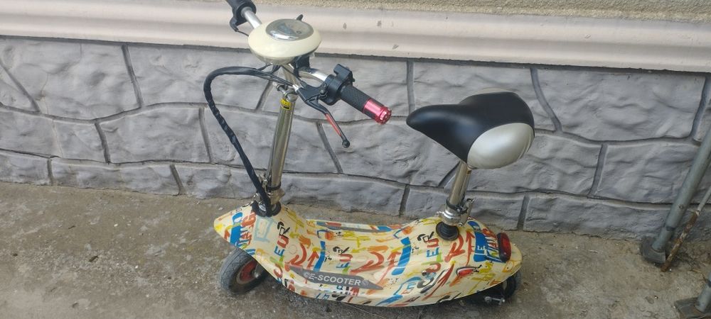 Электроскутер 24 v., б/у., детский!!