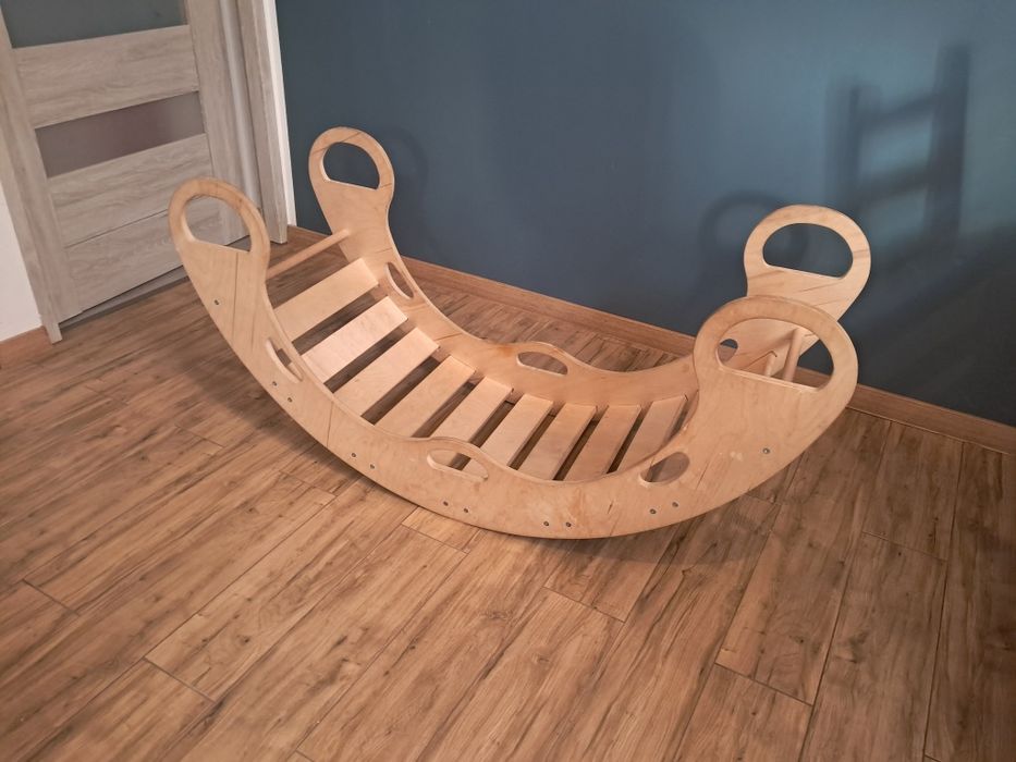 Drewniany bujak dla dzieci