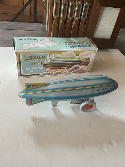 Zeppelin de corda vintage