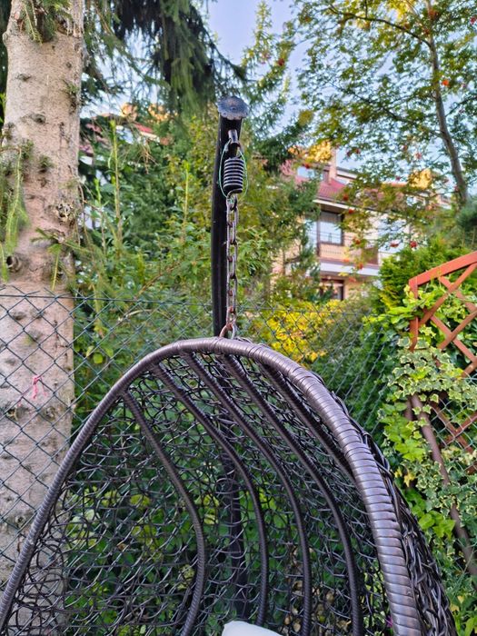 Fotel ogrodowy kokon