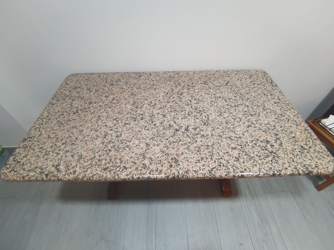 Mesa de cozinha em pedra mármore