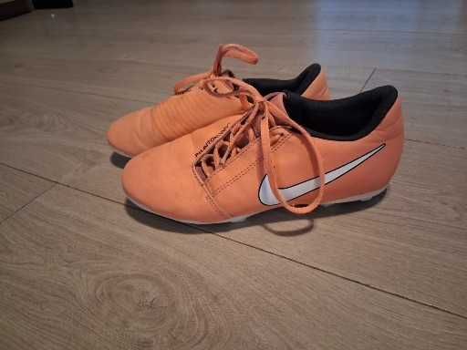 Korki, buty piłkarskie NIKE rozm. 35,5