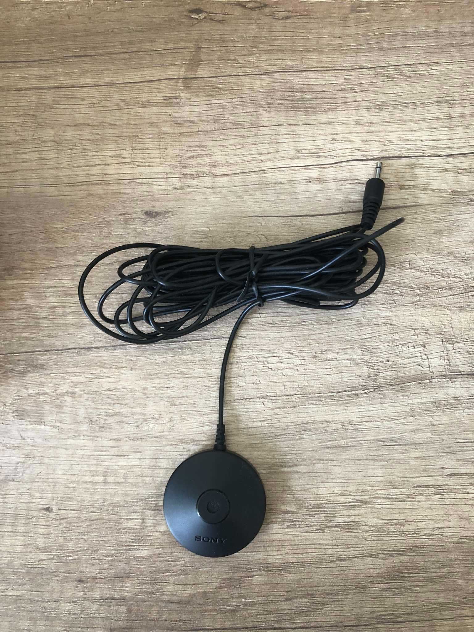 Amplituner SONY
STR-DG720