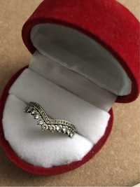 Pandora srebrny pierścionek tiara próba 925 z cyrkoniami