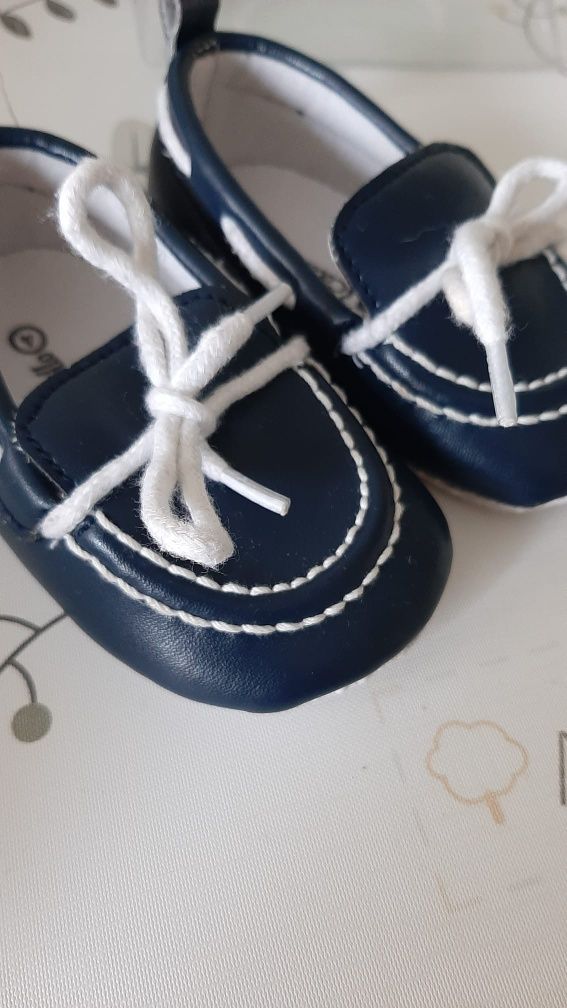 Elegancki zestaw kaszkiet newbie i granatowe mokasyny coccodrillo