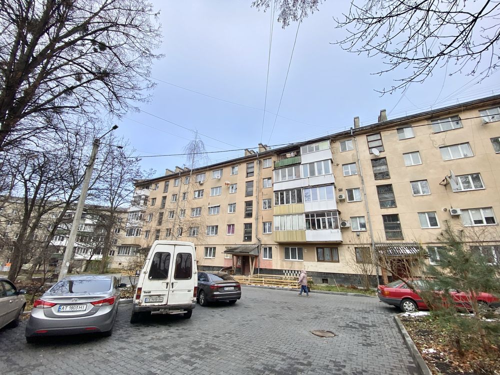 Продається 3 к. квартира. Вул. Коновальця. Матейки. Центр. Велмарт.