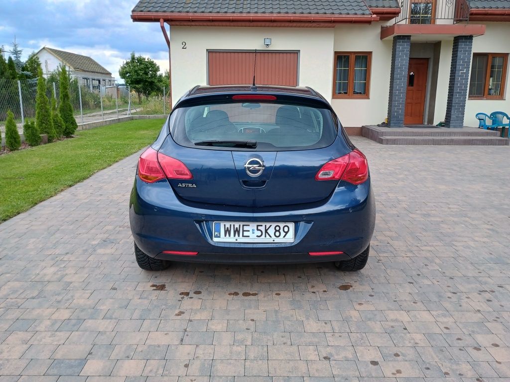 Opel Astra J 1.6