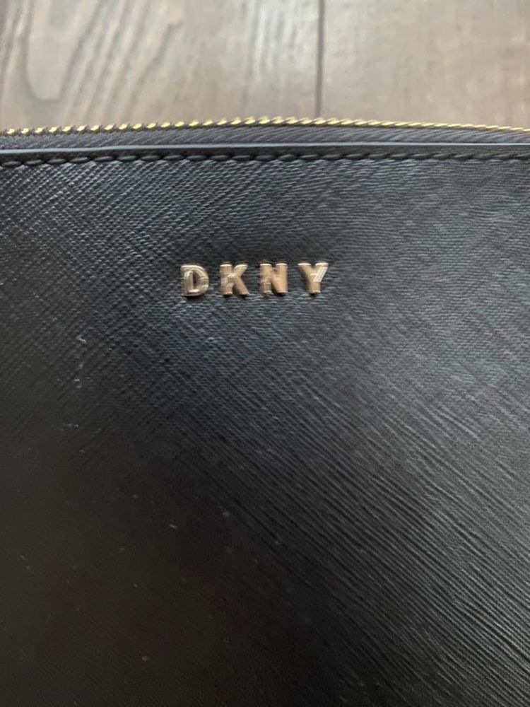 Torebka DKNY model BRYANT