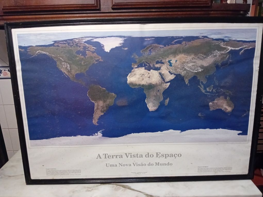 Quadro A Terra Vista do Espaço