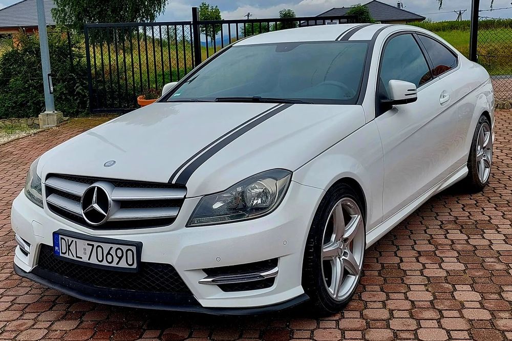 Mercedes-Benz Klasa C AMG Pakiet Super Stan oryginalne autko z małymi kilometrami