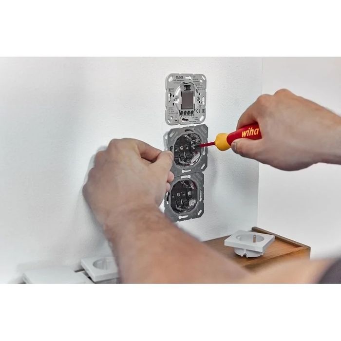 Wkrętak Z Magazynkiem Bitów Pocketmax Electric, 4 Bity Wiha