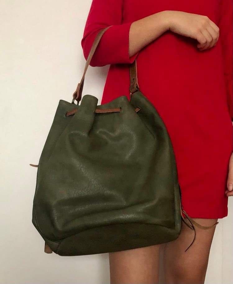 Torebka w kolorze khaki z brązowymi elementami!